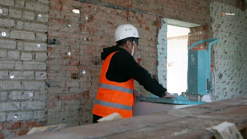 В школе № 2 в Светлограде завершают демонтажные работы