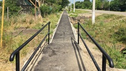 В селе Водораздел обновили тротуар