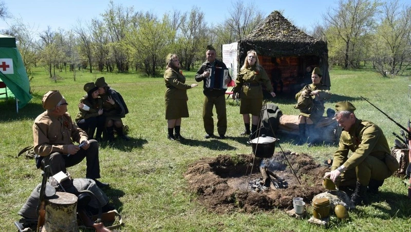 Фестиваль «Фронтовой бивак» стартовал в Петровском округе