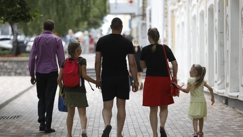 В одном сельском Доме культуры работает целая семья из Петровского округа