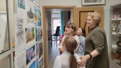 Выставка ко дню воссоединения Крыма с Россией проходит в Светлограде 