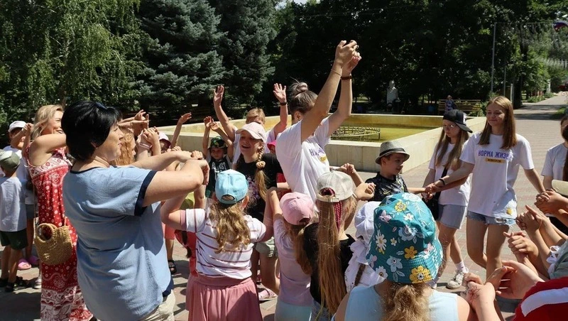Волонтёры организовали развлечения для детей в Светлограде