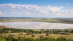 Территорию Солёного озера в Петровском округе очистили от мусора
