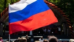 Патриотическая акция «Поём двором» стартовала в Петровском округе