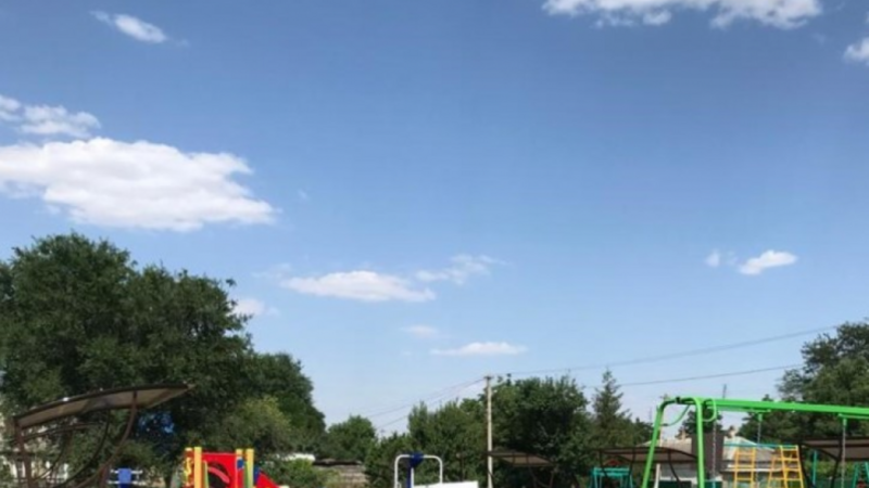 Площадку для детских игр и спорта оборудовали в посёлке на Ставрополье